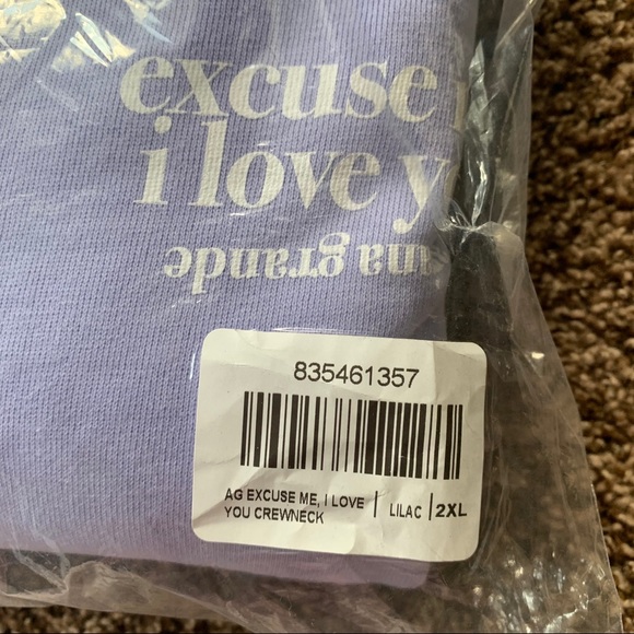 NEW Ariana Grande Sweetener Tour Crewneck - Picture 4 of 9